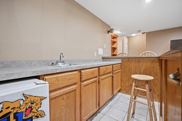 8592 Sunmont Drive, Anderson Twp, OH 45255