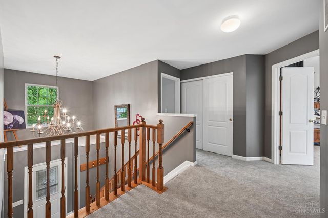 8592 Sunmont Drive, Anderson Twp, OH 45255