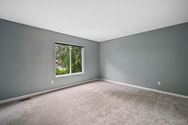 8592 Sunmont Drive, Anderson Twp, OH 45255