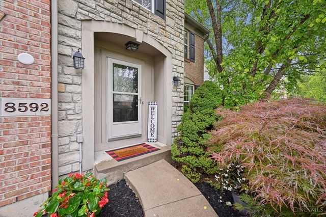 8592 Sunmont Drive, Anderson Twp, OH 45255