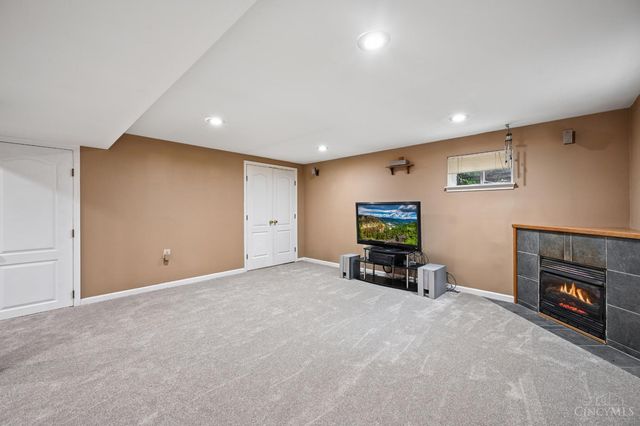 8592 Sunmont Drive, Anderson Twp, OH 45255