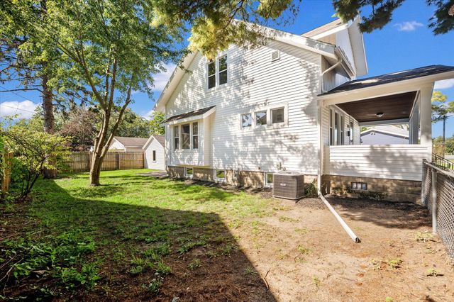 424 Van Raalte Avenue, Holland City, MI 49423