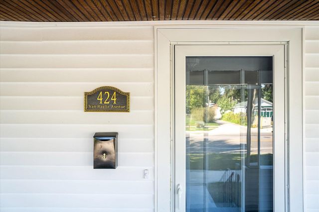424 Van Raalte Avenue, Holland City, MI 49423