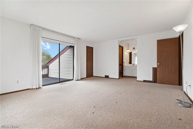 32635 Jefferson Drive 35, Solon, OH 44139
