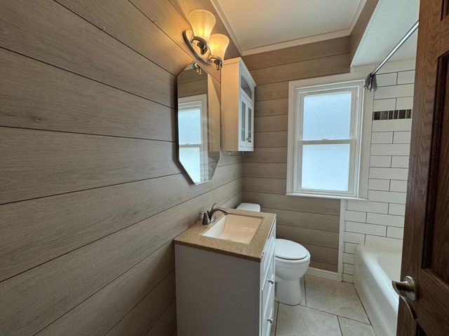 517 Hayes AVENUE, Racine, WI 53405