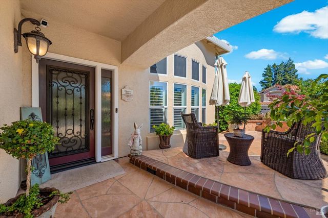 501 Canyon Oak Dr, Vacaville, CA 95688