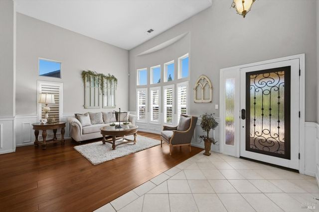 501 Canyon Oak Dr, Vacaville, CA 95688