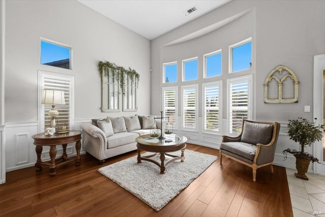 501 Canyon Oak Dr, Vacaville, CA 95688