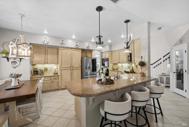 501 Canyon Oak Dr, Vacaville, CA 95688