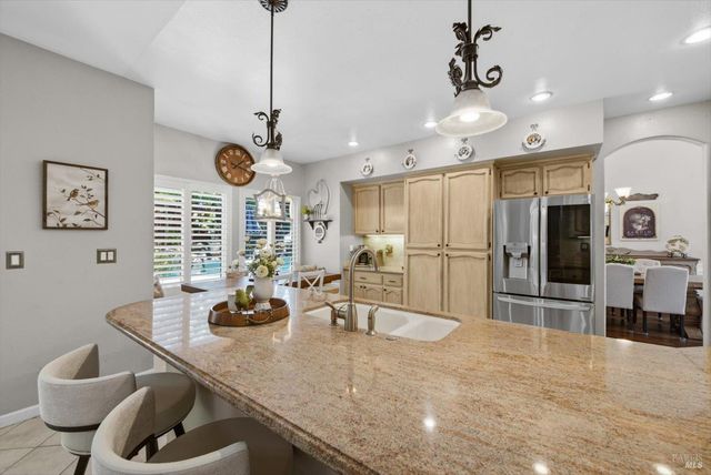 501 Canyon Oak Dr, Vacaville, CA 95688