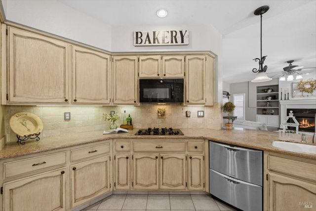 501 Canyon Oak Dr, Vacaville, CA 95688