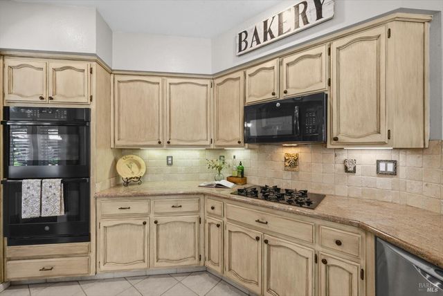 501 Canyon Oak Dr, Vacaville, CA 95688