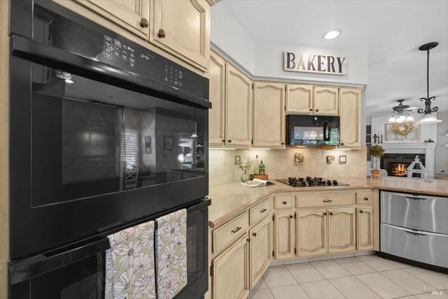 501 Canyon Oak Dr, Vacaville, CA 95688