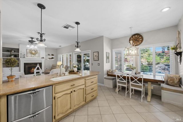 501 Canyon Oak Dr, Vacaville, CA 95688