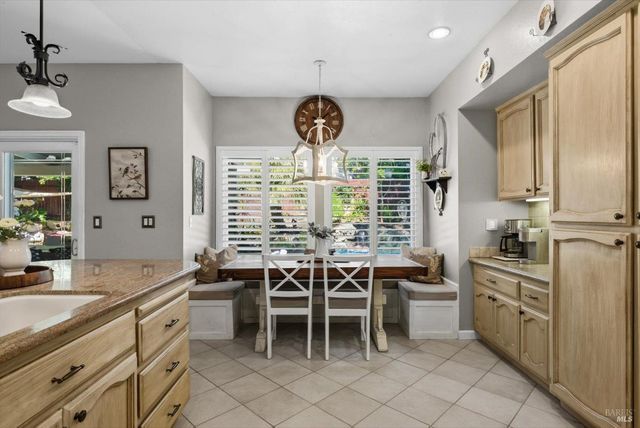 501 Canyon Oak Dr, Vacaville, CA 95688