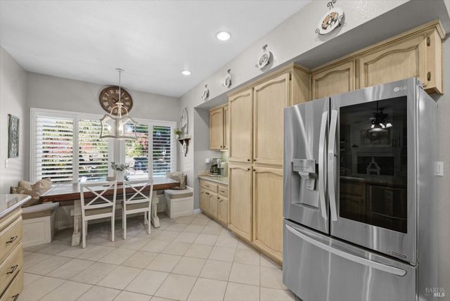 501 Canyon Oak Dr, Vacaville, CA 95688