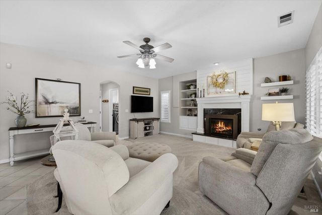 501 Canyon Oak Dr, Vacaville, CA 95688