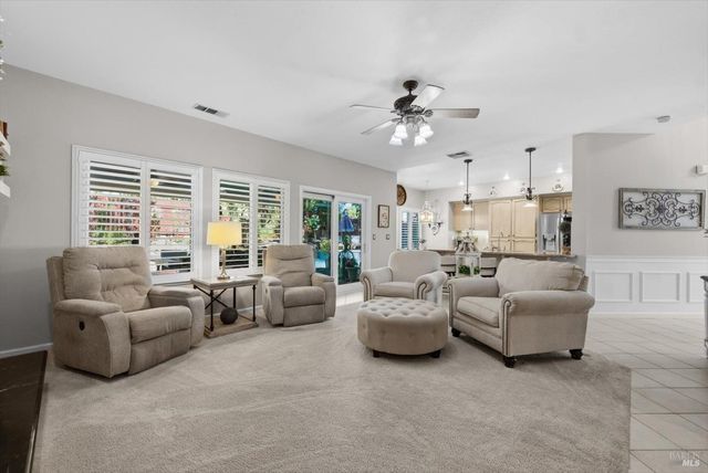 501 Canyon Oak Dr, Vacaville, CA 95688