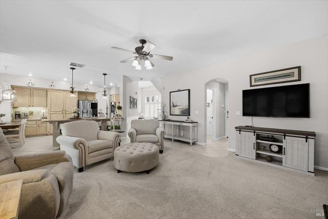 501 Canyon Oak Dr, Vacaville, CA 95688