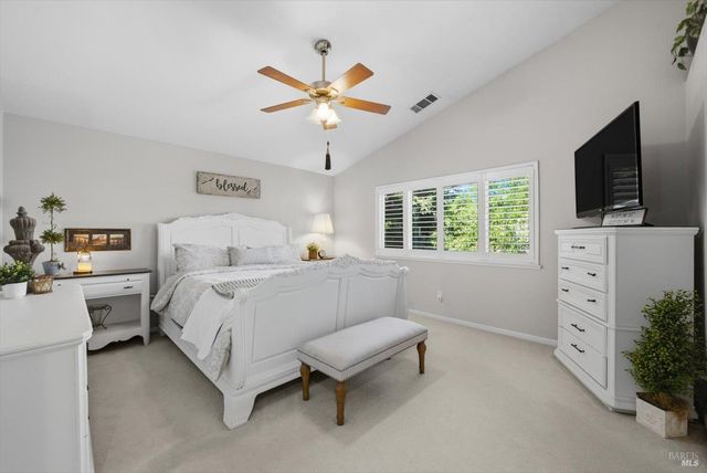 501 Canyon Oak Dr, Vacaville, CA 95688