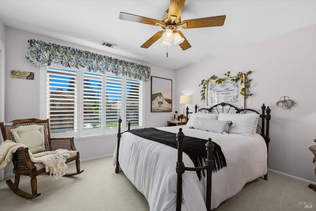 501 Canyon Oak Dr, Vacaville, CA 95688