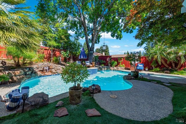 501 Canyon Oak Dr, Vacaville, CA 95688