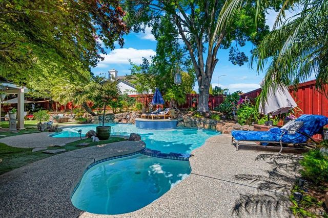 501 Canyon Oak Dr, Vacaville, CA 95688