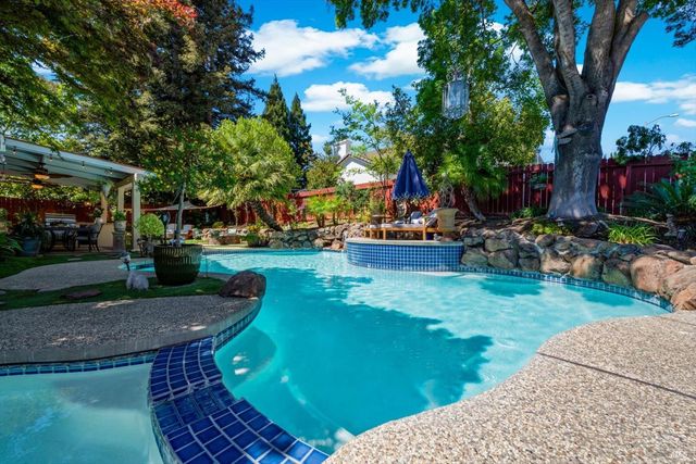 501 Canyon Oak Dr, Vacaville, CA 95688