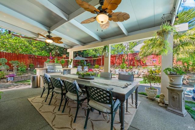 501 Canyon Oak Dr, Vacaville, CA 95688