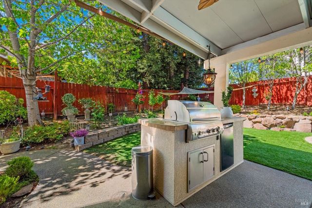 501 Canyon Oak Dr, Vacaville, CA 95688