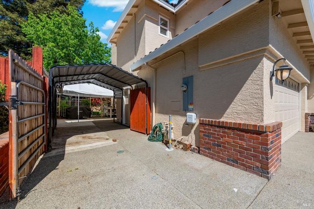 501 Canyon Oak Dr, Vacaville, CA 95688