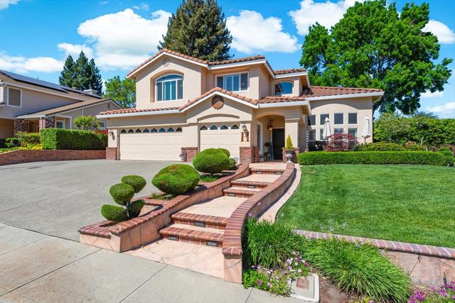 501 Canyon Oak Dr, Vacaville, CA 95688