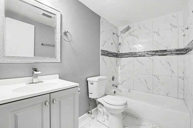 3018 Bernice Road 205, Lansing, IL 60438