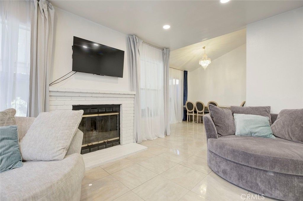 Image 13 of property listing at 12325 Sweetbriar, Pacoima, CA 91331
