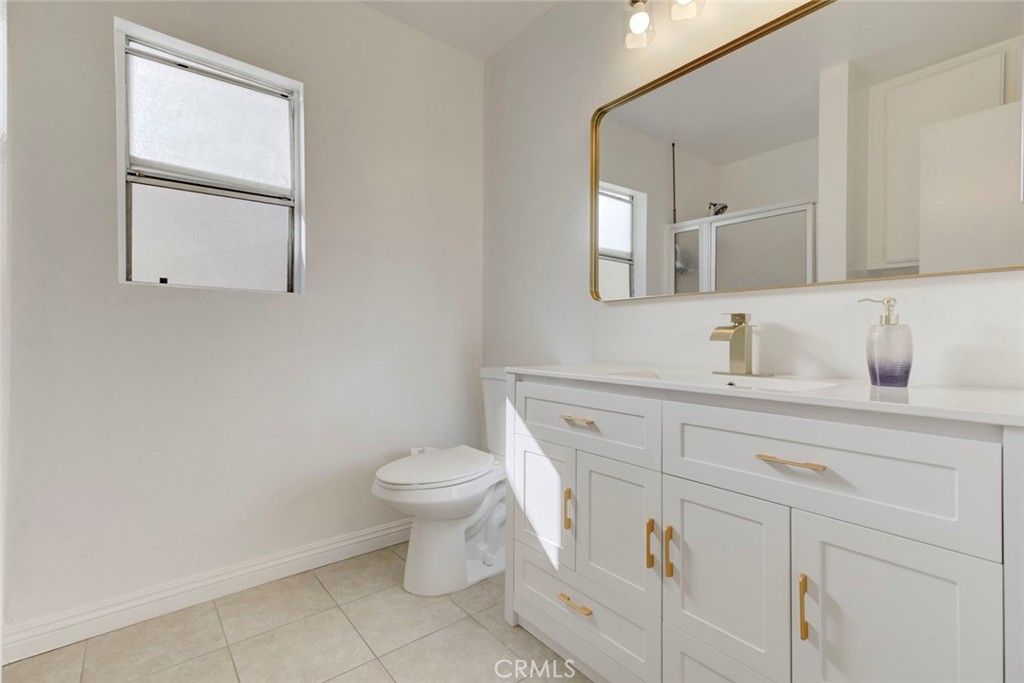Image 43 of property listing at 12325 Sweetbriar, Pacoima, CA 91331