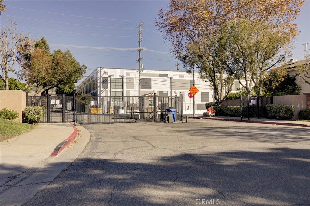 Image 44 of property listing at 12325 Sweetbriar, Pacoima, CA 91331