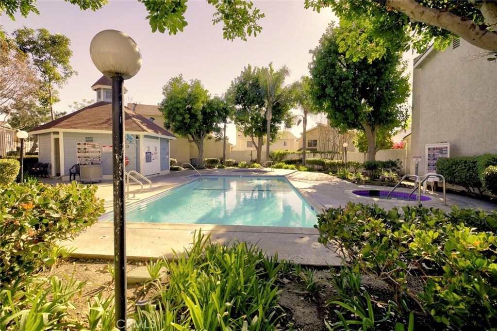 Image 47 of property listing at 12325 Sweetbriar, Pacoima, CA 91331