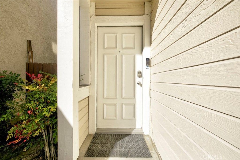 Image 5 of property listing at 12325 Sweetbriar, Pacoima, CA 91331