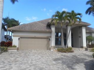 1513 58th ST, Cape Coral, FL 33914