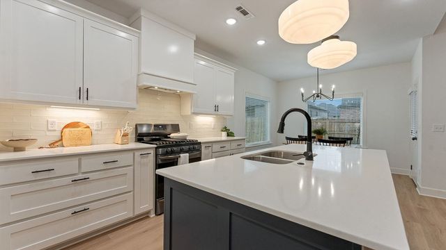 7102 SW Basswood Avenue, Bentonville, AR 72713