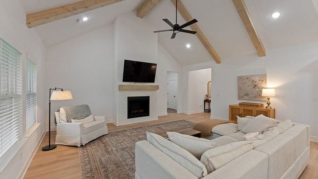 7102 SW Basswood Avenue, Bentonville, AR 72713