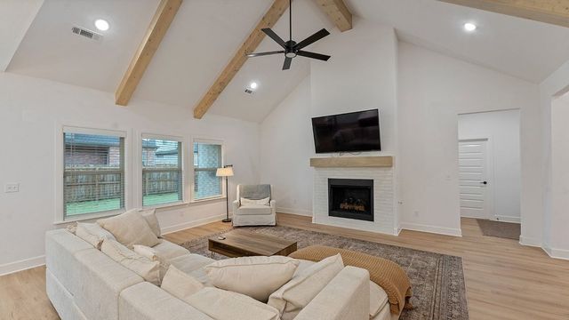 7102 SW Basswood Avenue, Bentonville, AR 72713