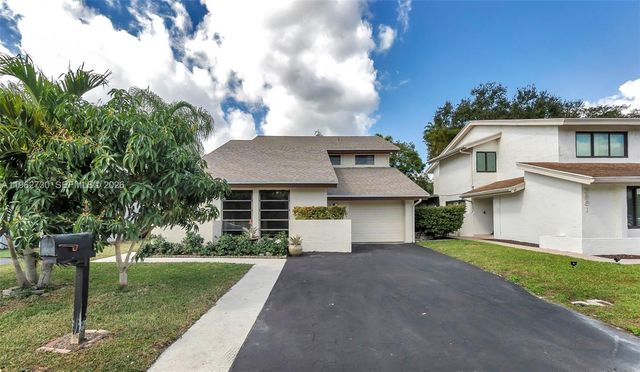 4011 SW 82nd Ter, Davie, FL 33328