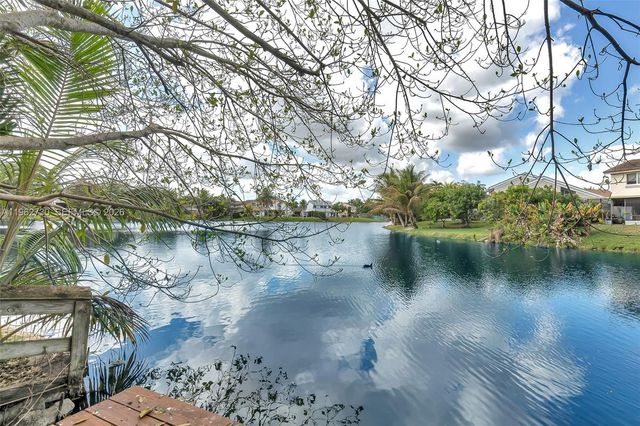 4011 SW 82nd Ter, Davie, FL 33328