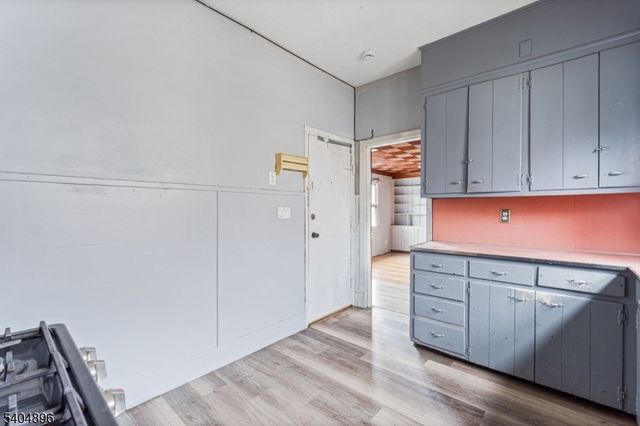 109 Orchard St, Elizabeth City, NJ 07208