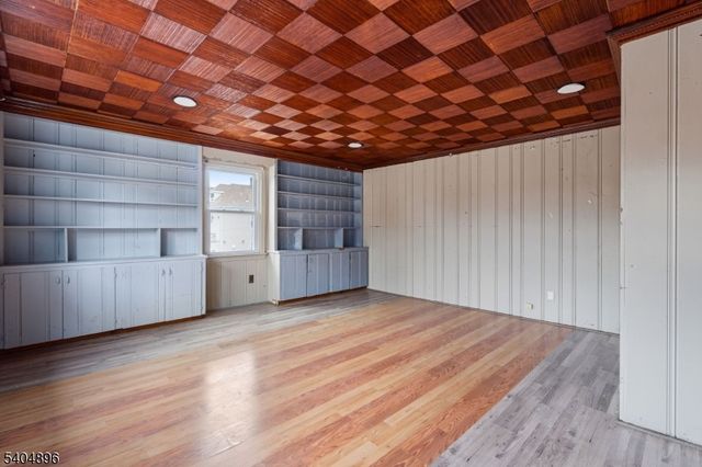 109 Orchard St, Elizabeth City, NJ 07208
