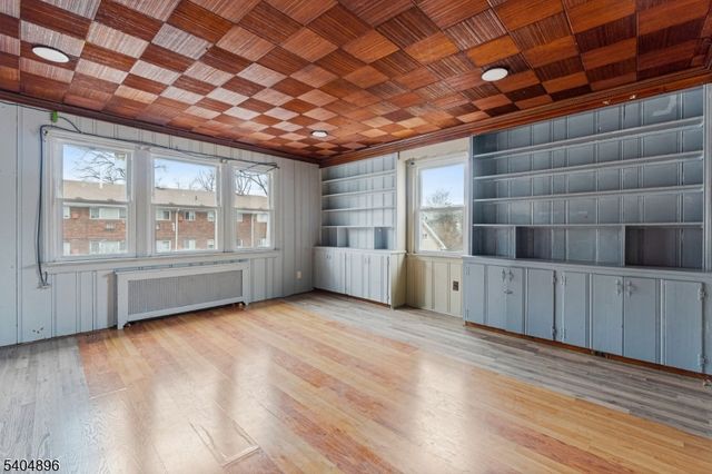 109 Orchard St, Elizabeth City, NJ 07208