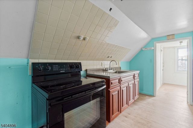 109 Orchard St, Elizabeth City, NJ 07208