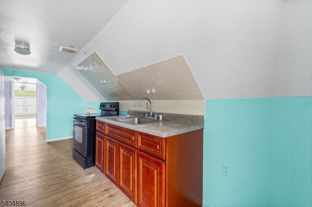 109 Orchard St, Elizabeth City, NJ 07208