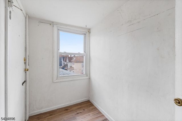 109 Orchard St, Elizabeth City, NJ 07208